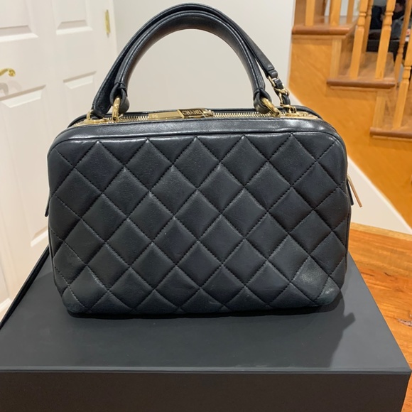 CHANEL Lambskin Quilted Trendy CC Bowling Bag Black Gold Hardware classic - Picture 13 of 16